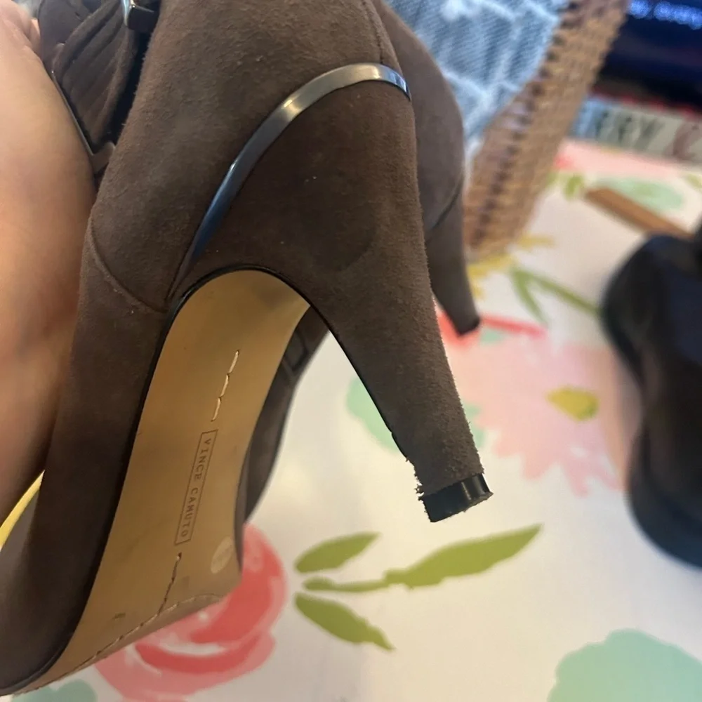 Vince Camuto Shoes | Vince Camuto Vinisha Bootie | Color: Gray | Size:6